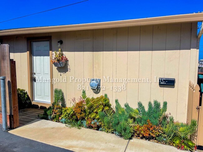 Building Photo - 1168oly
