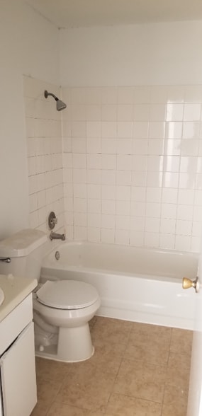 Building Photo - 4222 Woodmanor Dr