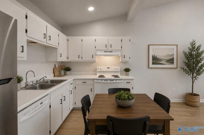 Building Photo - 3704 Squaw Valley Dr SW