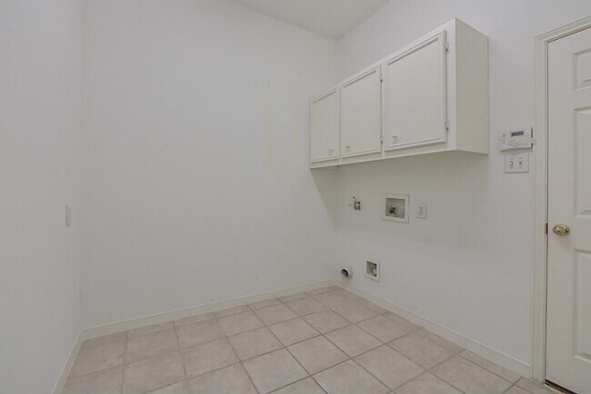 Building Photo - 2387 Marina View Way