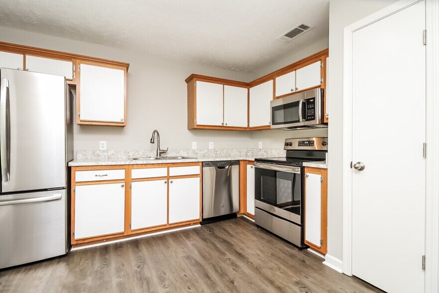 Building Photo - 1318 Lyndsey Ridge Dr
