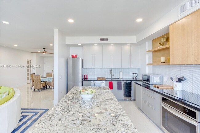 Building Photo - 1500 S Ocean Dr