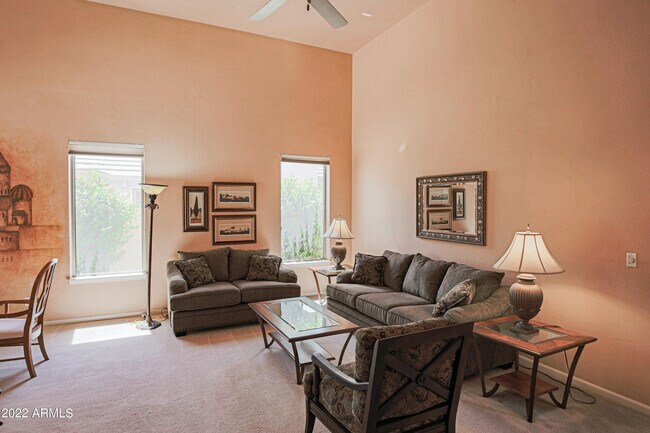 Building Photo - 4639 N Clear Creek Dr