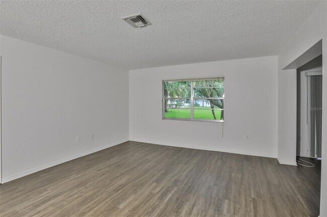 Building Photo - 720 Palmer Ln