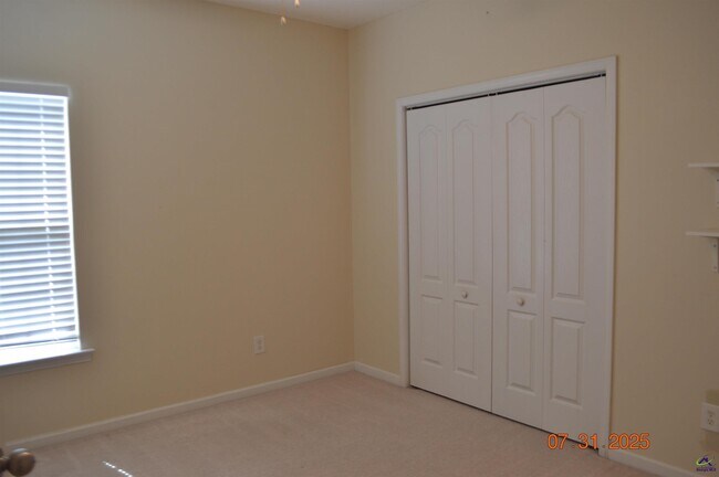 Building Photo - 206 Arelia Dr
