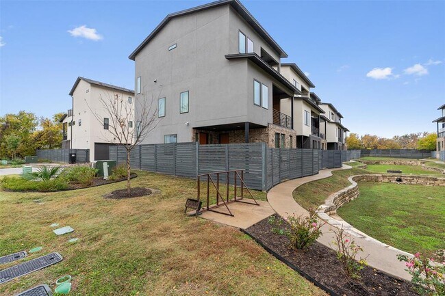 Building Photo - 5002 Pecan Springs Rd