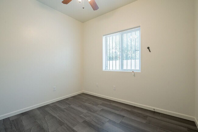 Building Photo - 436 N Euclid Ave