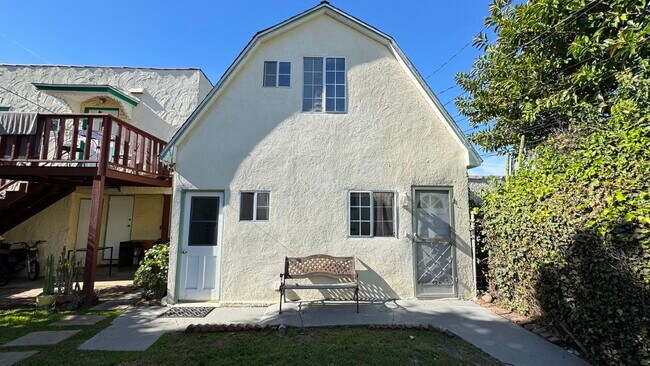 Building Photo - 459 N Alfred St