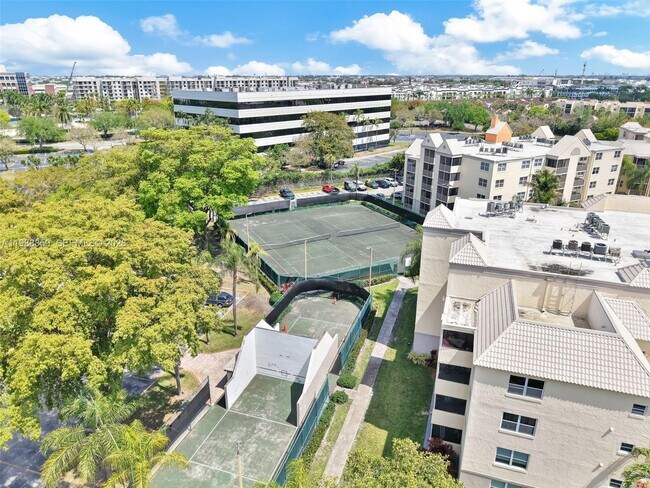 Building Photo - 8343 Lake Dr