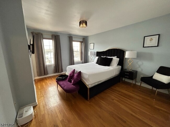 Building Photo - 29 Madonna Pl