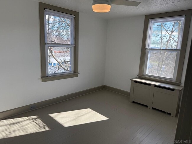 Building Photo - 1727 Scalp Ave