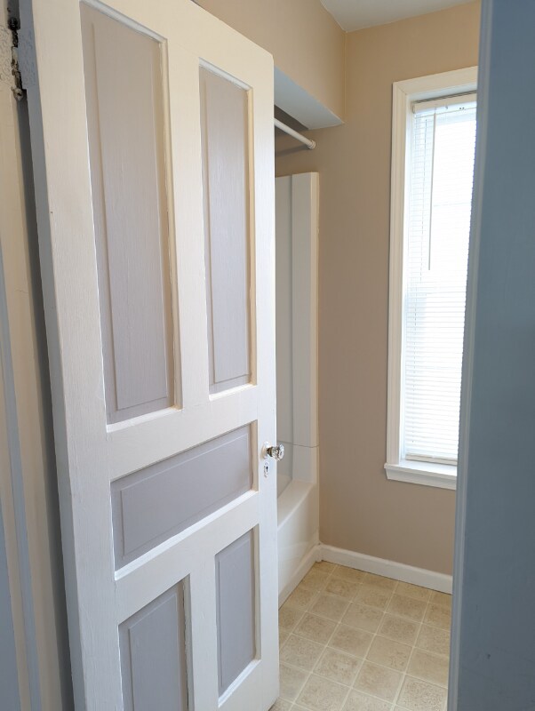 Building Photo - 5486 Broadway