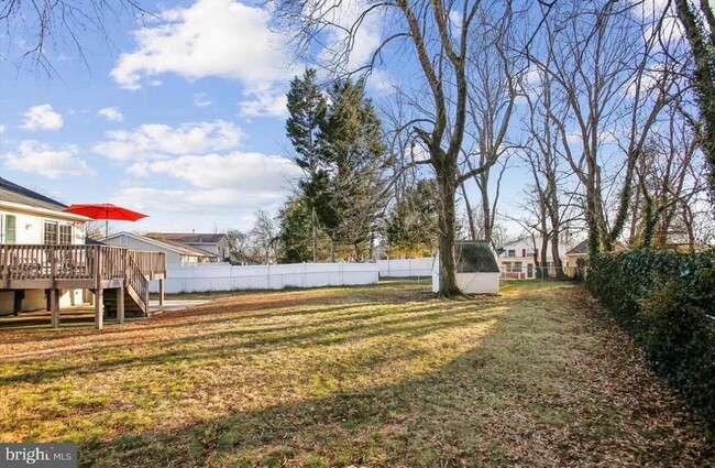 Building Photo - 8008 Noel St