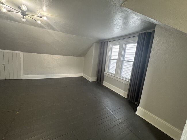 Building Photo - 310 3rd St