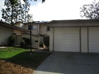 Building Photo - Rancho Bernardo 3 bedroom 2.5 bath Spaciou...