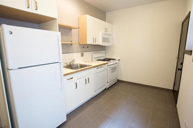Interior Photo - 5300 S. Drexel Avenue