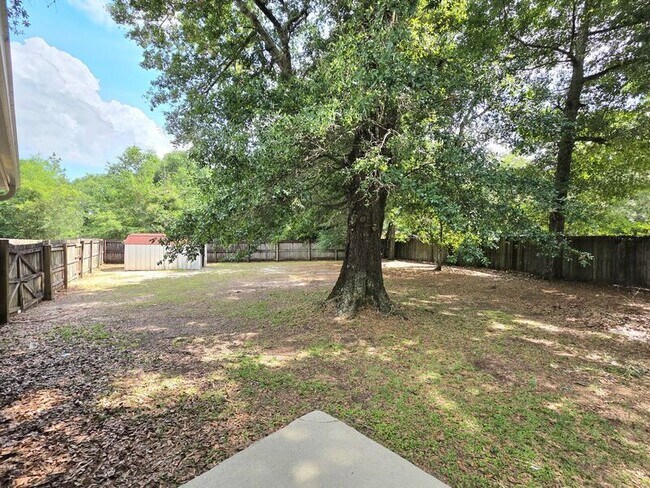 Building Photo - 6607 Woodbury Forest Dr