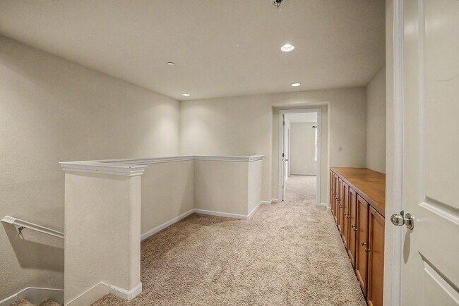 Building Photo - 15137 Breckinridge Ave