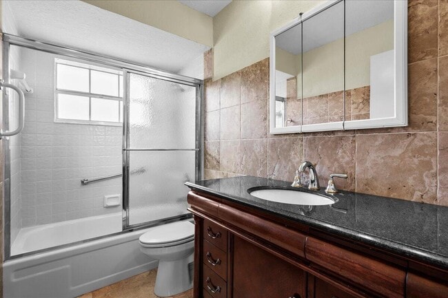 Building Photo - 374 Bennington Ln