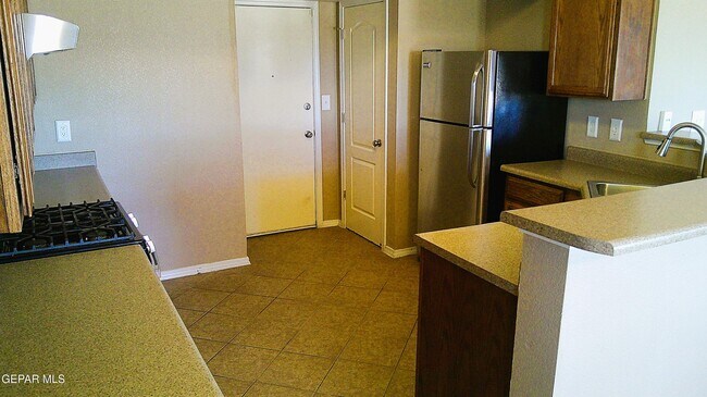 Building Photo - 3984 Tierra Venado Dr