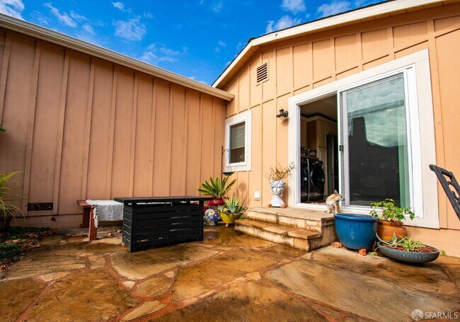 Building Photo - 40 Encina Ave