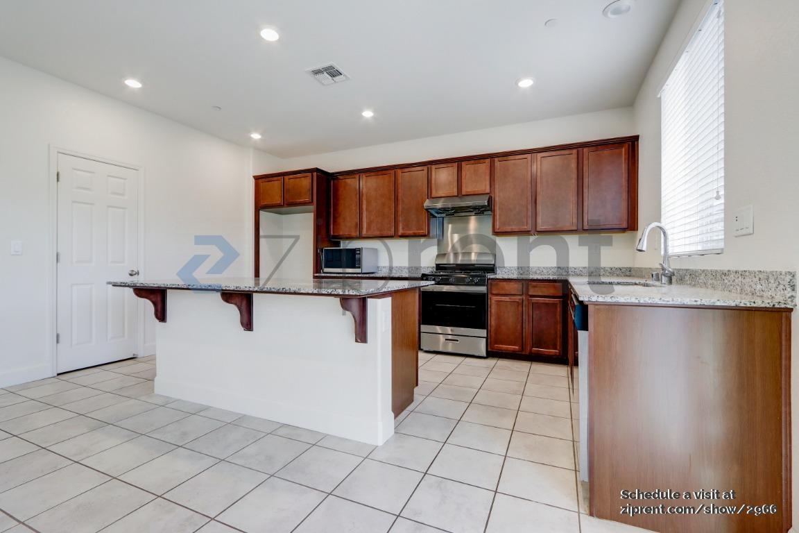 Building Photo - 292 Springfield Dr