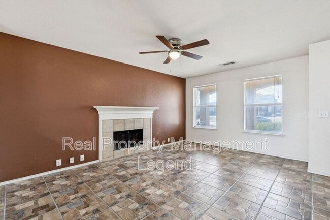 Building Photo - 1400 Caleo Dr