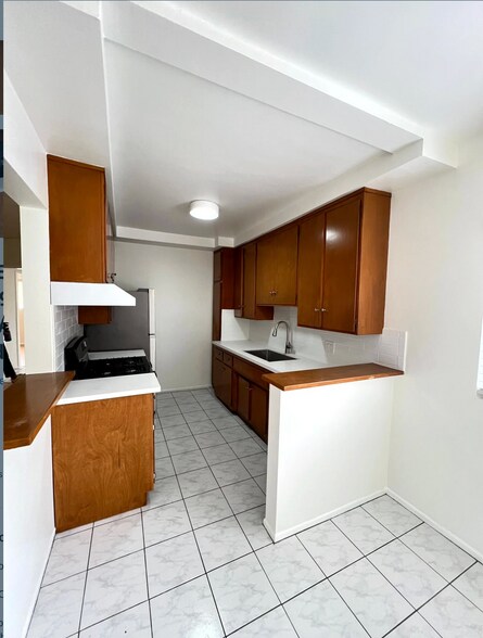 Building Photo - 1326 Amherst Ave