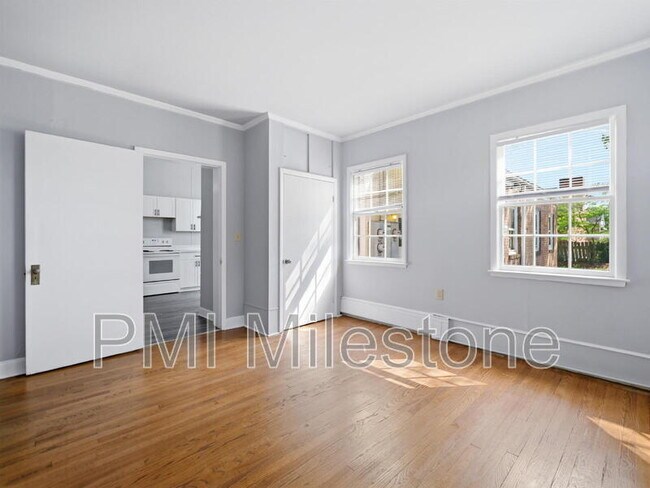 Building Photo - 323 N Potomac St