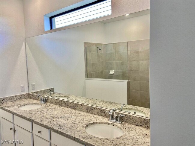 Building Photo - 14836 Palamos Cir