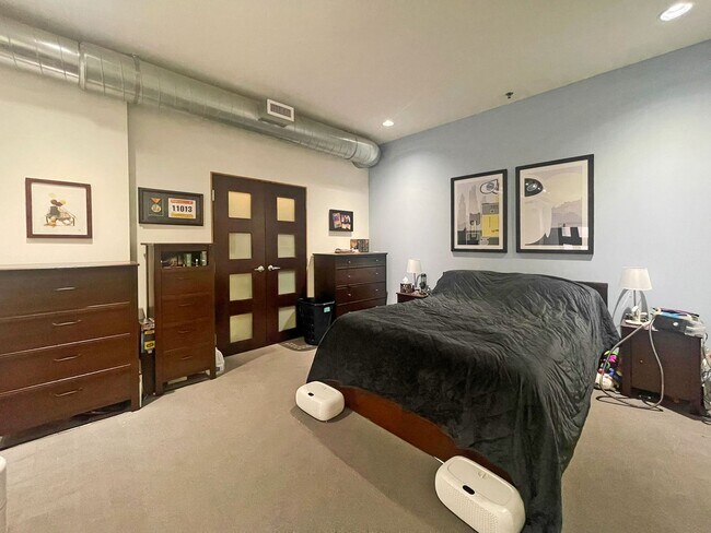 Building Photo - Spacious, Loft in Union Depot with Awesome...
