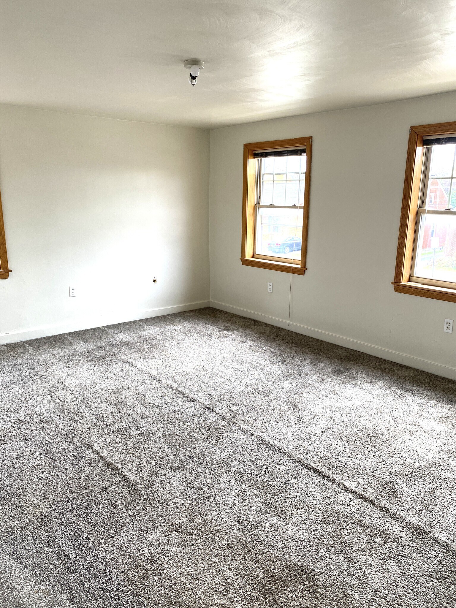 Building Photo - 1224 W 7th St