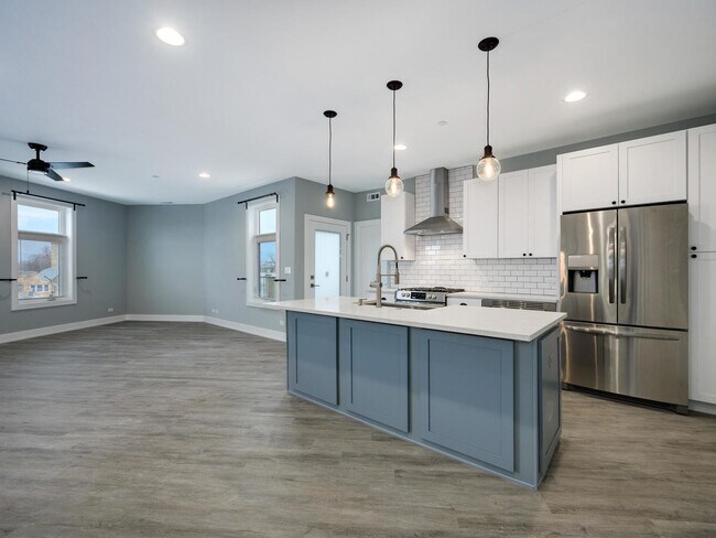 Building Photo - 5528 W Gettysburg St