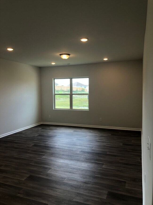Building Photo - Lovely 3 bedroom 2.5 Bath in Williamson Co...