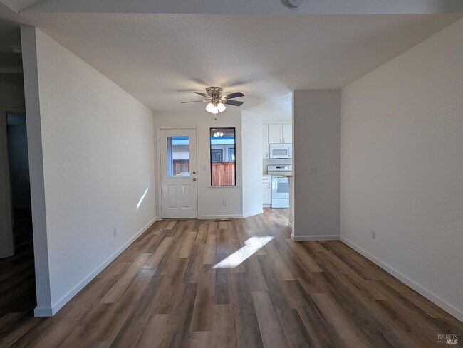 Building Photo - 663 Spring Ln