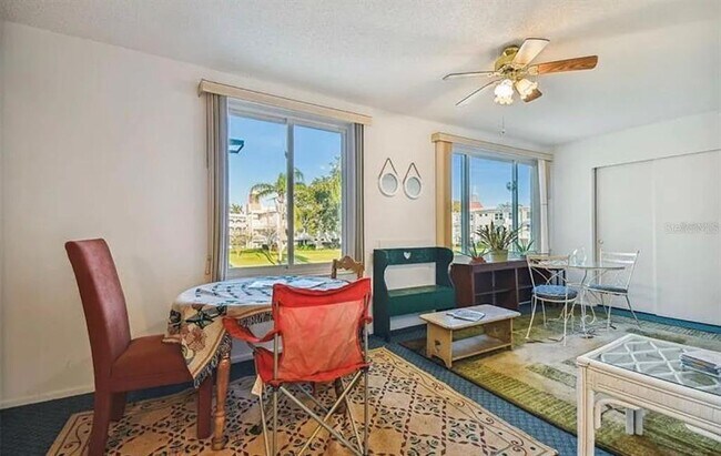 Building Photo - 2404 Florentine Way