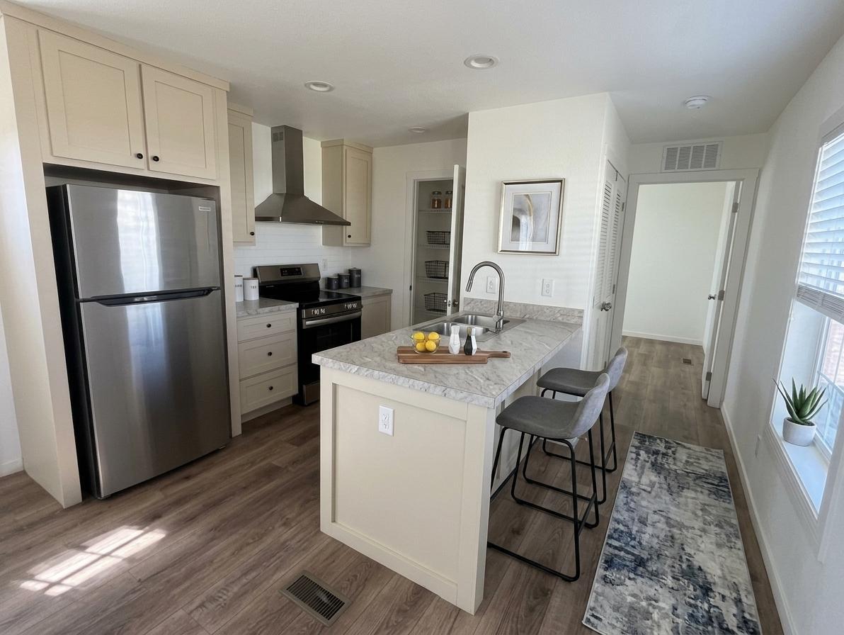 Building Photo - 2060 N Center St