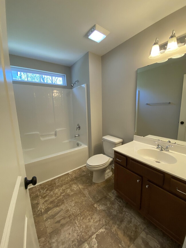 Building Photo - 617 Rockland Dr