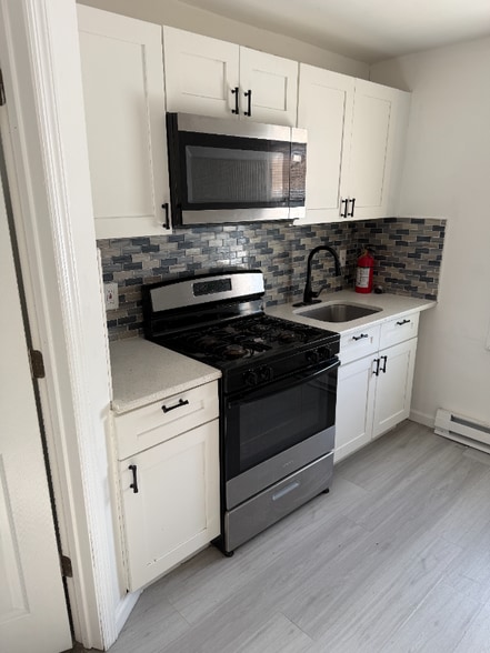 Building Photo - 207 E Broad St