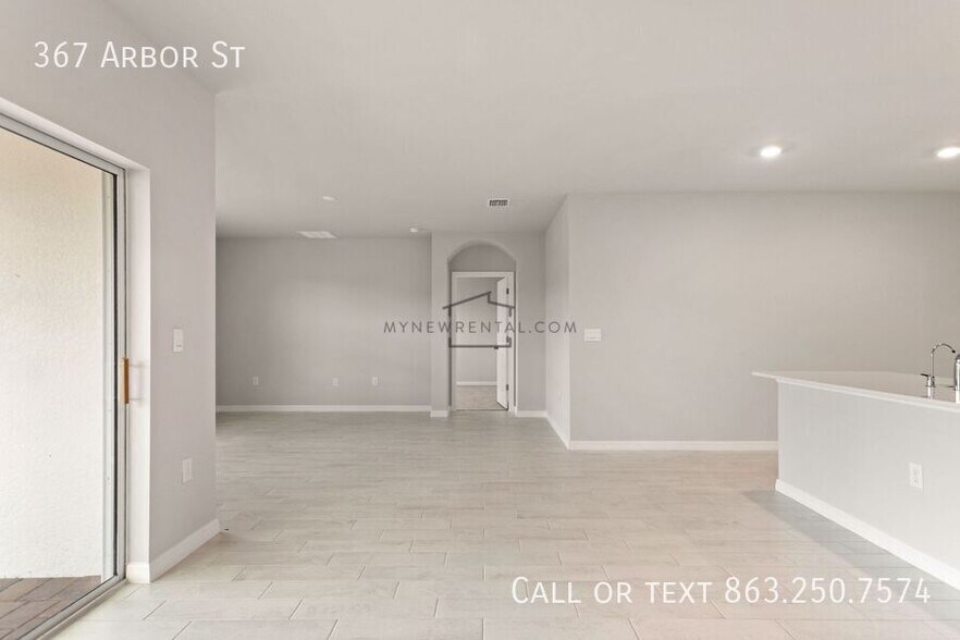 Building Photo - 367 Arbor St