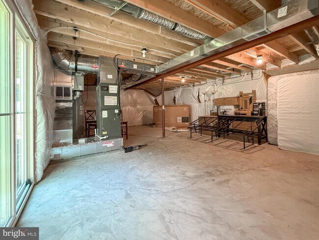 Building Photo - 33 Juniper Cir