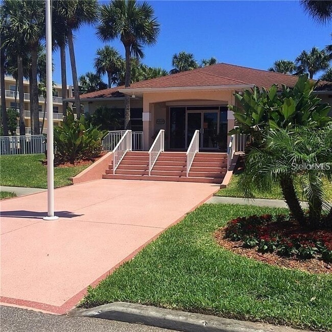 Building Photo - 6205 Shoreline Dr