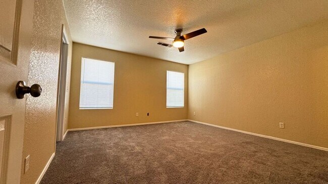 Building Photo - Southwest - 3 bedroom, 2 bath house with a...