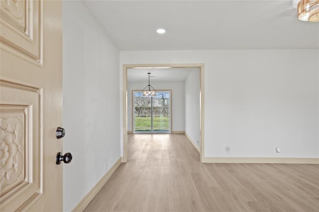 Building Photo - 4022 Marlborough Dr
