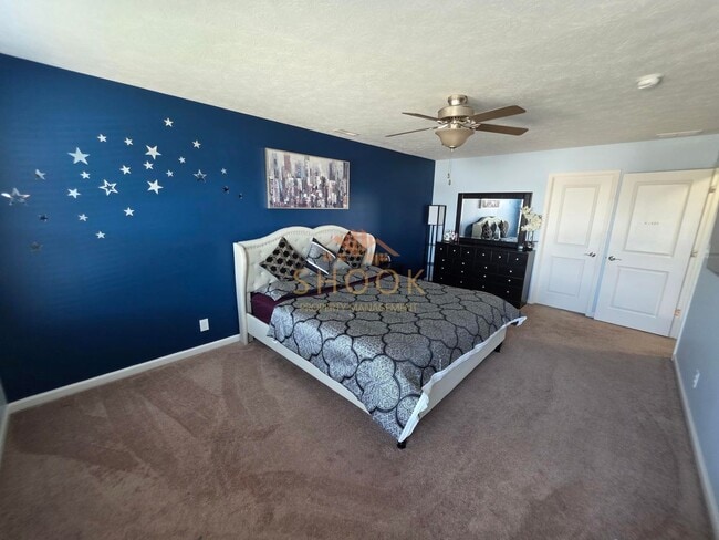 Building Photo - MOVE IN SPECIAL OF THE YEAR! Sign a lease ...