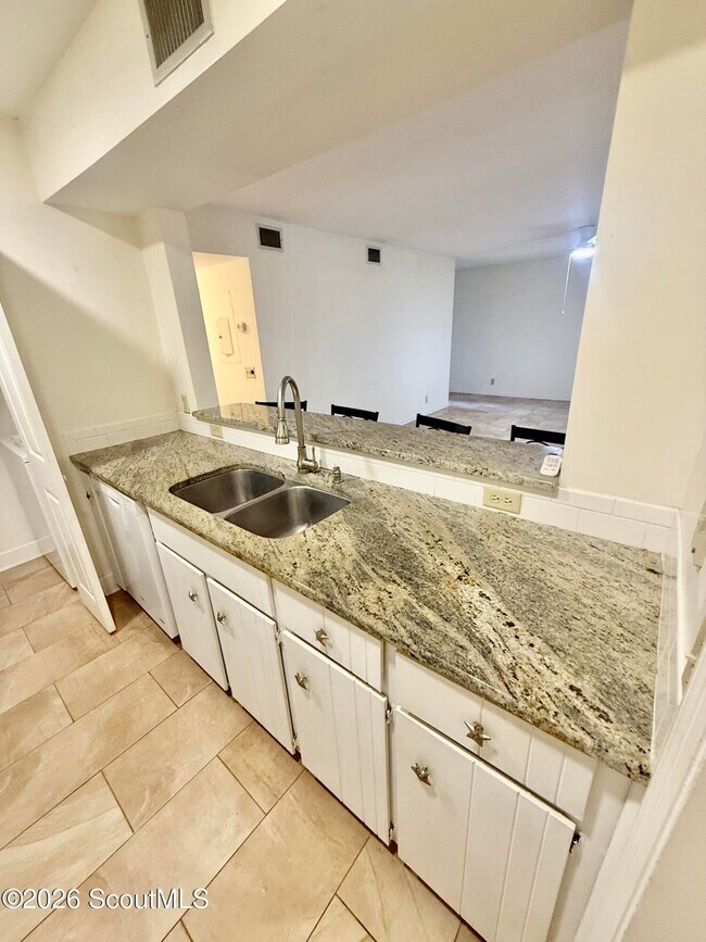 Building Photo - 227 Walmar Grove