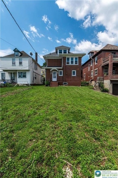 Building Photo - 111 N 10th St