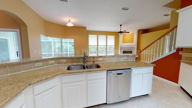 Building Photo - 11861 Lake Fern Dr