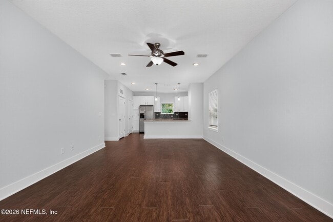 Building Photo - 843 3rd Ave S