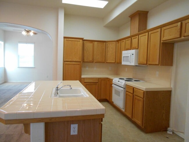 Building Photo - 638 W Milano Ln